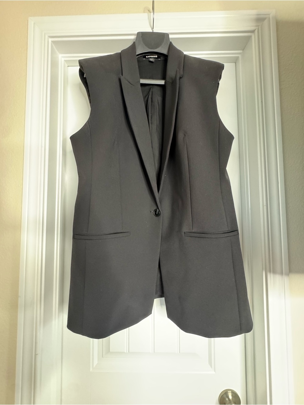 Express Black Sleeveless Blazer Vest with Notch Lapel